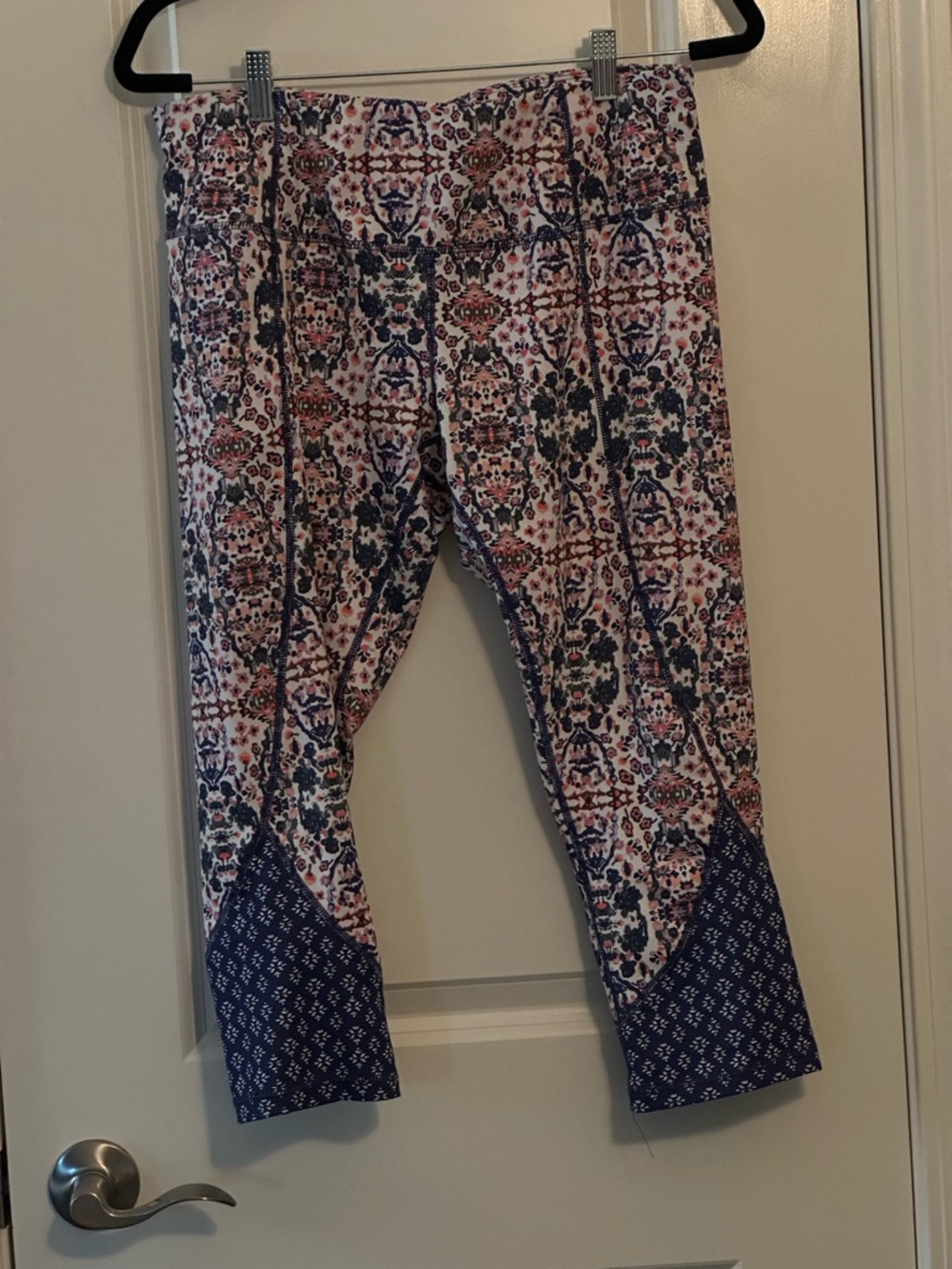 Apana Multicolor Printed Capris with Navy Accent